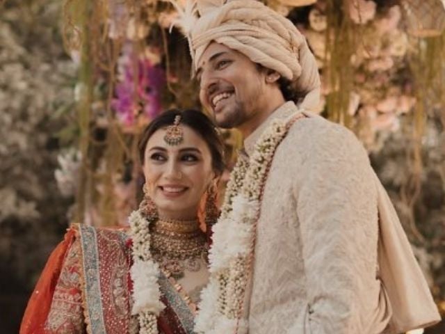 宝莱坞歌手Darshan Raval与“最好的朋友”Dharal Surelia结婚