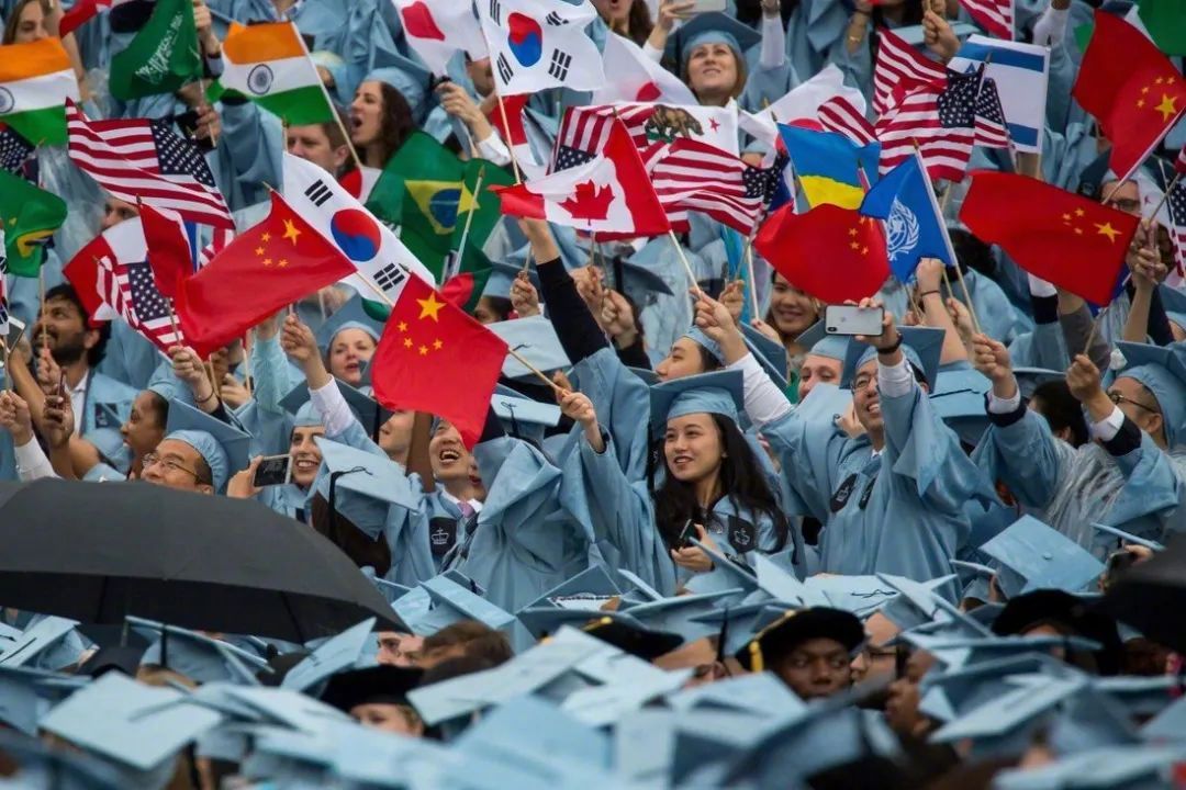 在美国国会小组要求大学提供数据后，中国呼吁保护在美学生