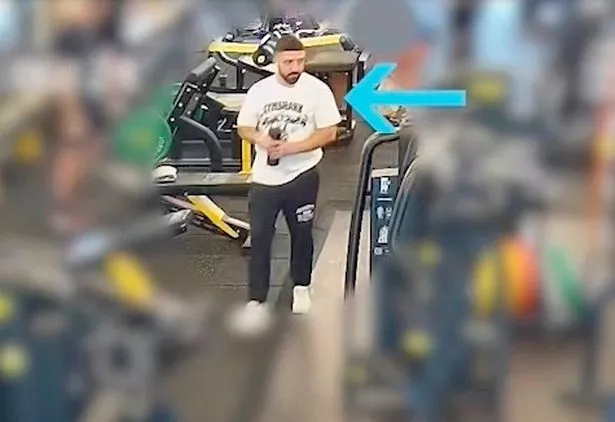 在“遗书”警察测验中,懦弱的弓弩杀手凯尔·克利福德泪流满面