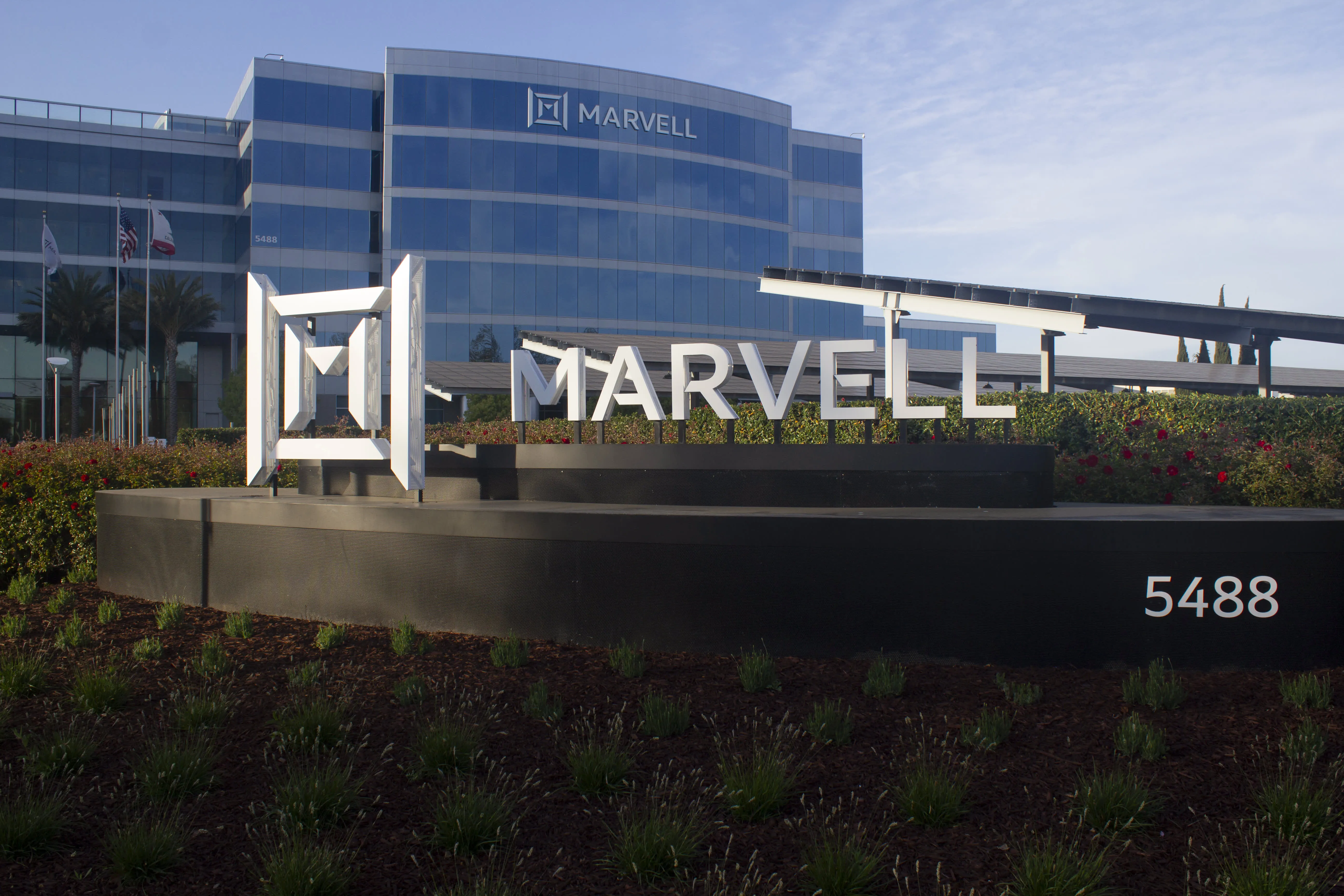 突发新闻:股票市场的重大变动,包括Marvell Technology, MongoDB和Zscaler