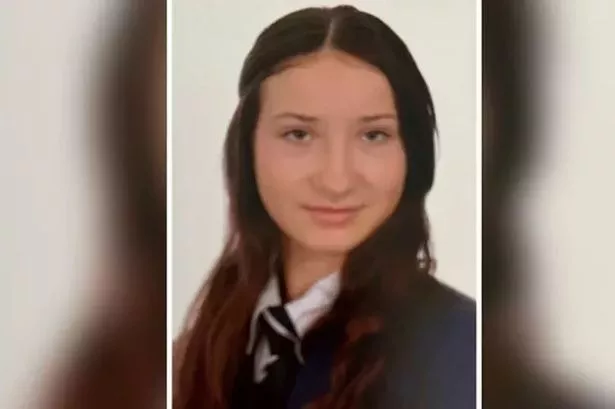 当斯嘉丽·维克斯的妈妈意识到14岁的女儿在厨房里奄奄一息时,她哭了